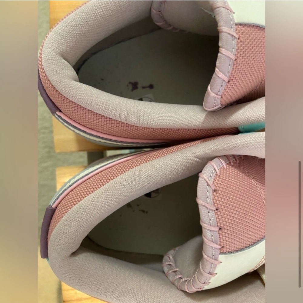 Nike Air Jordan 1 Low SE "Easter" Pastel
Champagne Coconut Milk Men's Sneakers - Picture 5 of 6